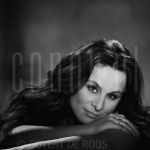 27-04-2006 Trijntje Oosterhuis at studio in Amsterdam, 
by order of Glossy Magazine. April 27, 2006.

[keywords]Posed, Half Length, Smiling, Pregnant[/keywords]